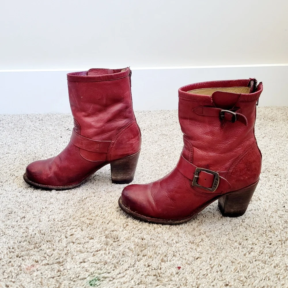 Frye Women's Karla Engineer Short Boot in Burnt Red Old Town - Picture 5 of 9